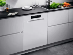 AEG FBB63647PW oppvaskmaskin