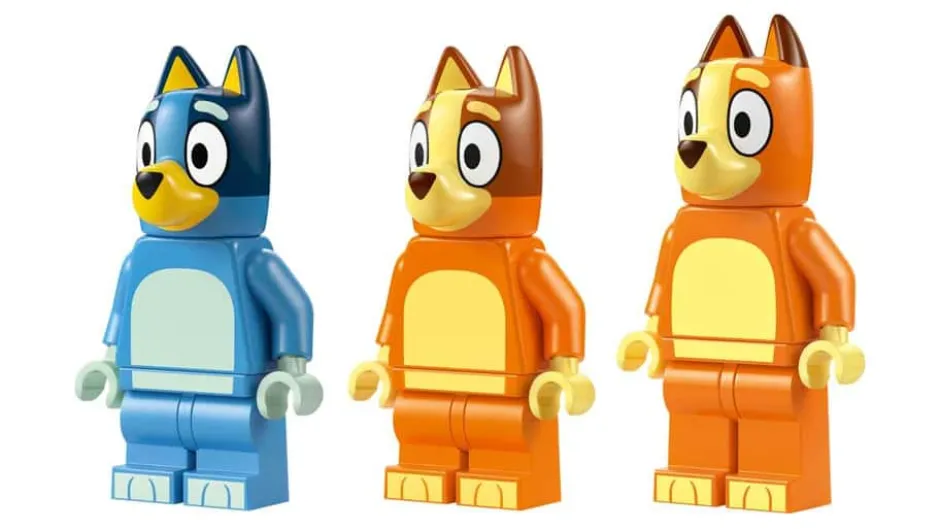 LEGO® Bluey: Bluey og familiens biltur til stranden 11202