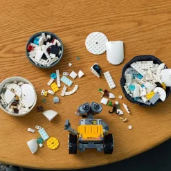 LEGO® ǀ Disney og Pixar WALL-E og EVE 43279