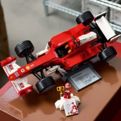 LEGO® Icons Ferrari F2004 og Michael Schumacher 11375