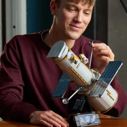 LEGO® Icons Hubble-romteleskopet 11382