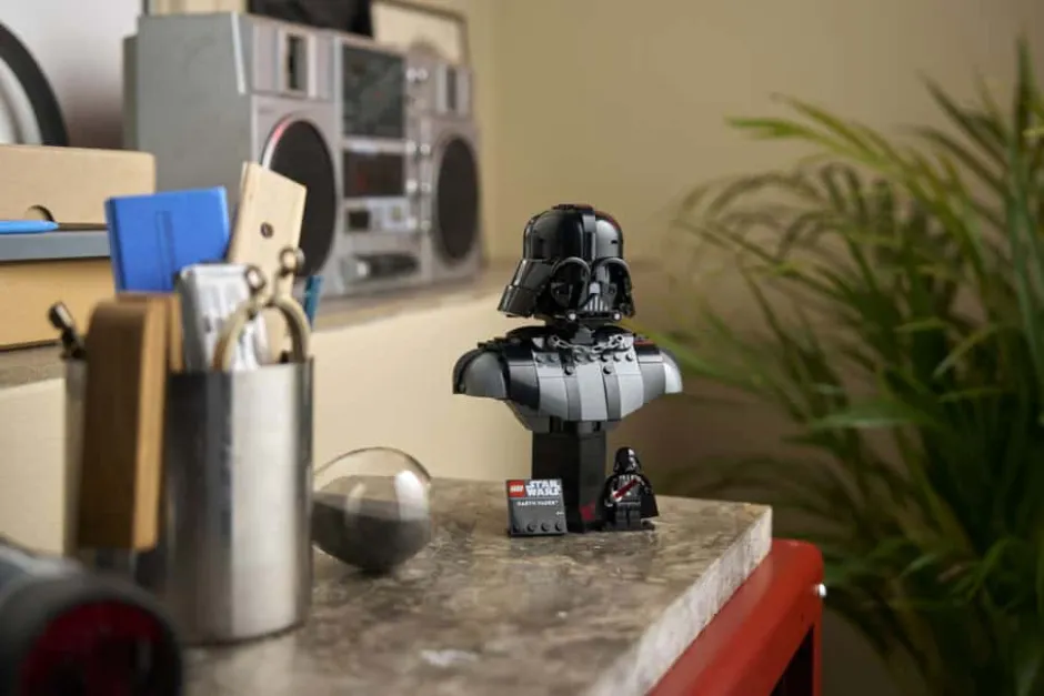 LEGO® Star Wars™ Byste av Darth Vader™ 75439