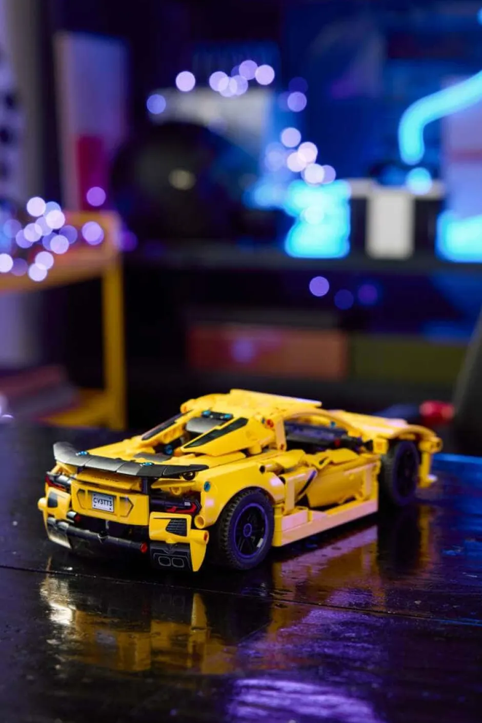 LEGO® Technic Chevrolet Corvette Stingray 42205