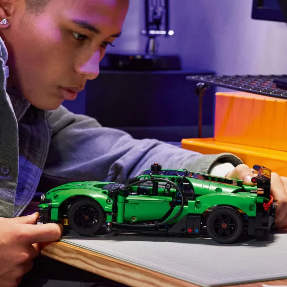 LEGO® Technic Grønn Bugatti Chiron Pur Sport-hyperbil 42241