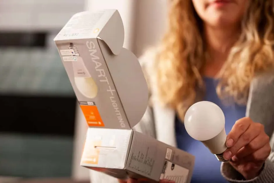OSRAM Smart LED pære E27 9W Tunable White