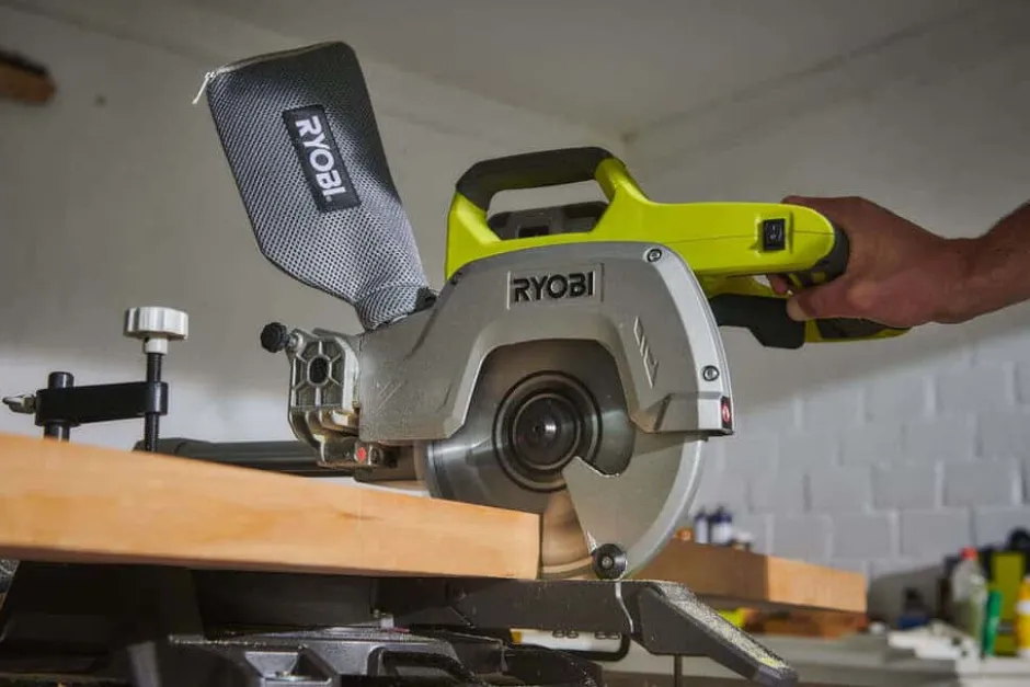 Ryobi ONE+ R18MS216-0 kapp- og gjærsag u/batteri