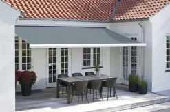 Terrassemarkise helkassett med motor og fjernkontroll